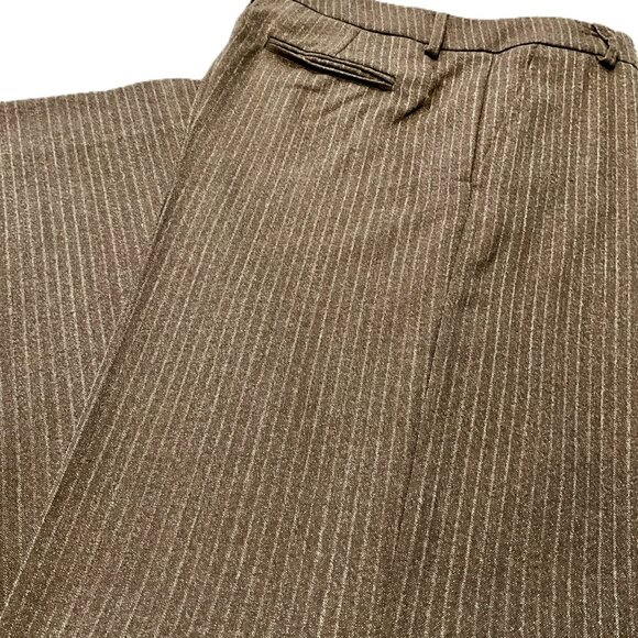 8 by Essentials Italy Women's Pinstripe Suit Blazer& Pants Set. Size 44. - Picture 3 of 11